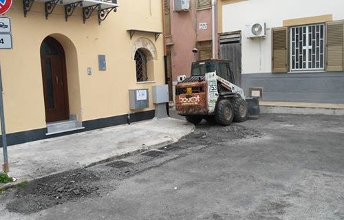 Borgo Molara, asfaltata la piazza dopo 50 anni